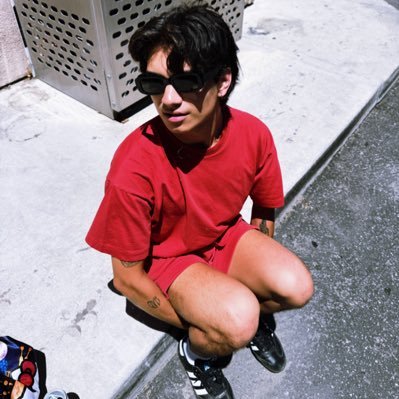 MileyPegMePls's profile picture. plastic heartsley