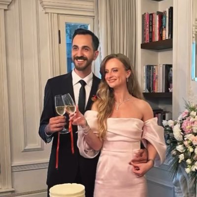 uzayevrens's profile picture. X