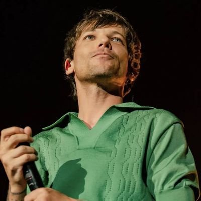 #LOUIS: put the pain behind you now, you don't need it anymore (She/Hers)