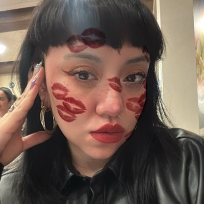 sólo uso esta cuenta para llorar, quejarme y hablar de kpop 🖤