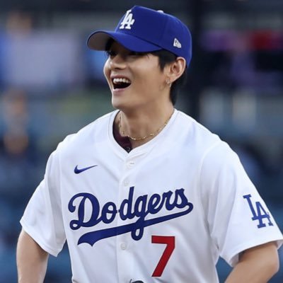 PghCsh's profile picture. BTS FAN ACCOUNT/ARMY/ALWAYS&FOREVER💜💜💜💜💜💜💜 ALL SEVEN ALL THE TIME!