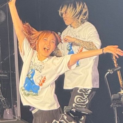 ikuraちゃんに一目惚れ💕🫶可愛いすぎてオッちゃんのハートを射抜かれました💘新参者ではございますが、これからもYOASOBI、ikuraちゃんを応援していくのは皆様と同じ気持ちですので是非仲良くして下さると幸いです。また無言フォロー等失礼な事があると思いますが宜しくお願い致します🙇