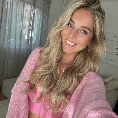 xaozz's profile picture. The true strength of a woman lies in allowing herself to be both a victim and a perpetrator at the same .
  pornography🚫 scam🚫