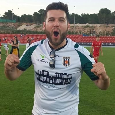 La envidia es el mayor homenaje que la mediocridad le rinde al talento.