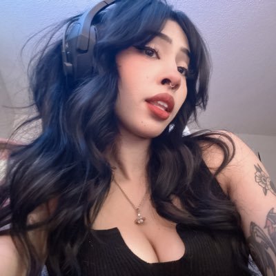 they/them • twitch streamer and cosplayer • lucien💍 • MINORS DNI •
