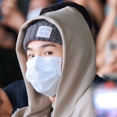 eu e o yoongi juntos gritando: jhoooooooooooope!