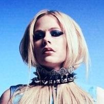 📲 Your original and best source for the latest news on Avril Lavigne | 🔔 Turn of notification | 📩 Avrilnewslbs@gmail.com | Fan Account