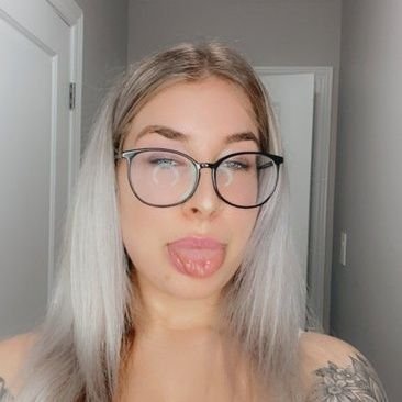 Single, fun,loving Tv shows, love my cat so much ,🙈 ♡ ///your fav lil nugget
self love . Canadian. ♊ Only place you can chat me private