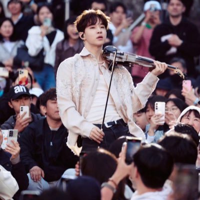 Swenlaiii's profile picture. 𝓐𝓵𝔀𝓪𝔂𝓼 𝓑𝓮𝓮𝓷 𝓨𝓸𝓾 刘宪华𝓗𝓮𝓷𝓻𝔂 𝓛𝓪𝓾 ᥫᩣ ⁺¹ºº🎻