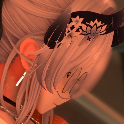 Normally post Vrchat pics // commissioned art 18+ // no minors // dms are open just be nice // just browsing
