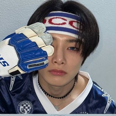 i lost my old account... • 17 • support ot8 skz • 🦊 • estp •
skz is my life, my home 🤍