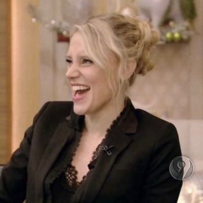 “i’ve always kind of felt like an alien on this planet anyway.” - kate mckinnon 🪐