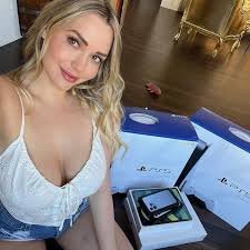 FloridaVol11579's profile picture. How sweet it's 🤤👫🤗Do you want to spoil your milk 💦💦on my cute face??🔞I reply text on my https://t.co/GlW55IuFya