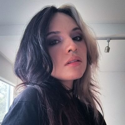 UNa ingenua con cara de viva. Le robé mi personalidad a una tía.