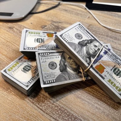 I’m an adult movie 🎥 maker looking for collaboration for better promotion and to get people out in front of the right crowd