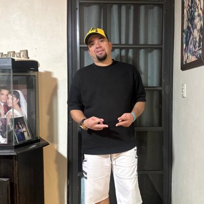 William2352614's profile picture. 