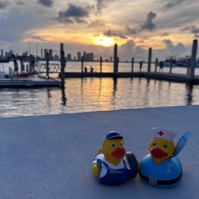🌴 Foodie Nurse 🌴Ube everything 🌴 Hello Kitty 🌴 Wanderer 🌴 Baby Sniffer 🌴 Throwback Music (80’s & 90’s) 🌴 🥰 AG