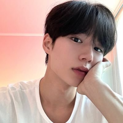 35. Horse. Leo. BL is life. Loves 18+ contents. Follow me on TikTok: robertextremadura