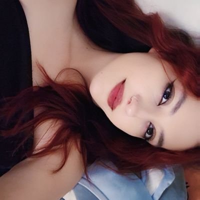 I play video games and draw cute girls💜🎨🎮
IG: Voiidkat ✨️/ Xay.anna✨️