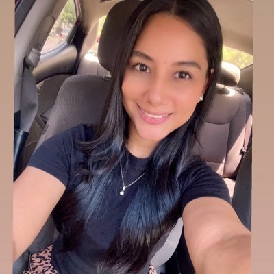 Amor de mi vida ❤️💙🐯
Made in Santa Ana 😍
Estudiante de economía 😌