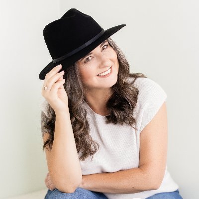 Host & Content Creator | Community Builder | Web3 Consultant 🪝 𝗫▸