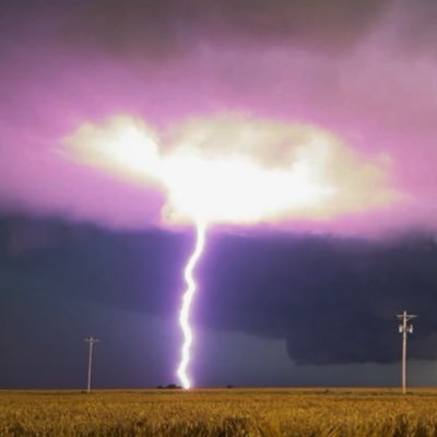 16 y/o Storm Chaser and Photographer based out of southwestern Pennsylvania. 🌪️ = 1 || Music: 𝓞𝓡 🦋/𝓣8⭐