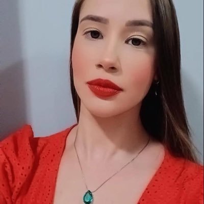 Botafoguense Apaixonada / Formada em Letras - Língua Portuguesa / Empreendedora / Amante da Natureza / Cinéfila / Paraense com orgulho!