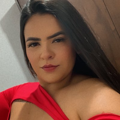 25 anos / Leonina ♌