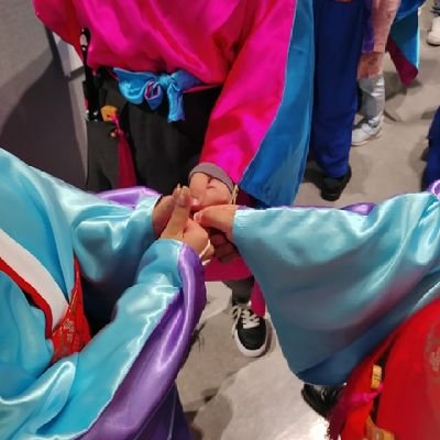 meyu596045's profile picture. 小4の娘が港北MATURIっ子の花笠担当です🌸3、4年生が大半の元気な小学生チームです。よさこい関係者の皆様、いつも応援ありがとうございます😃Xは不慣れなためリポスト、いいねのみです🙏【好き】昭和レトロ、お酒、90年代、メロコア、GLAY、T-BOLAN、奥華子、ELT、ミセス、タキシードサム