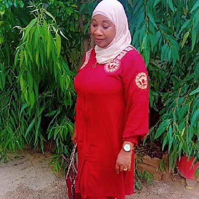 PhD formée au 🇸🇳 DG de Bioamarie SUARL.
Candidate à la mairie de Ndiaffate !
NDAYAYE : pour la présence des femmes au niveau des instances décisionnelles .
