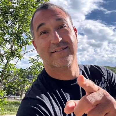 Father, Dad, Christian ,Worship leader, traveler. Be the reason why people believe in beautiful souls,kind hearts,and good energy.Never stop being a good person