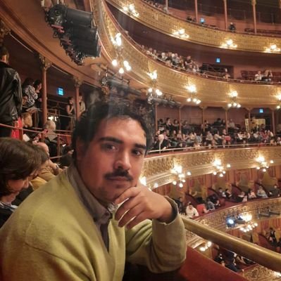 argentino. historiador (UBA/CONICET). hincha de boca.