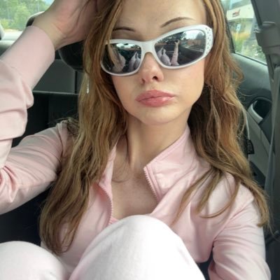 professional findomme dream girl ✮ | click my link ♡ @sentkitty