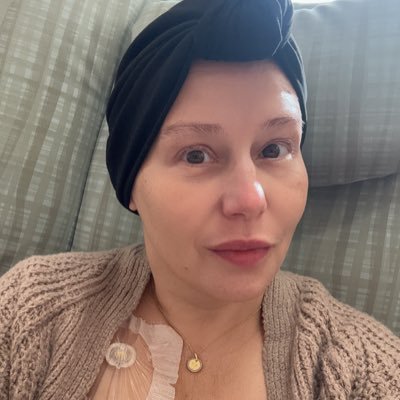 misty_myers2's profile picture. just trying to keep my head above water Mom of 8 battling breast cancer