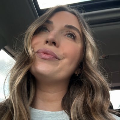 JGolddy's profile picture. focus on the good 🦋 ✨ believer • mama