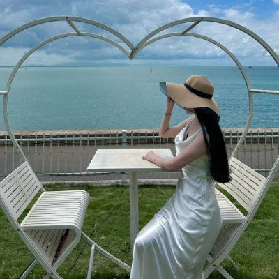 eUfbvwFe8L9kofs's profile picture. シンプルな生活、深く考える
夢は世界一周することです。タイでは、アートと自然の出会いが毎回無限の美しさを私に感じさせてくれます。