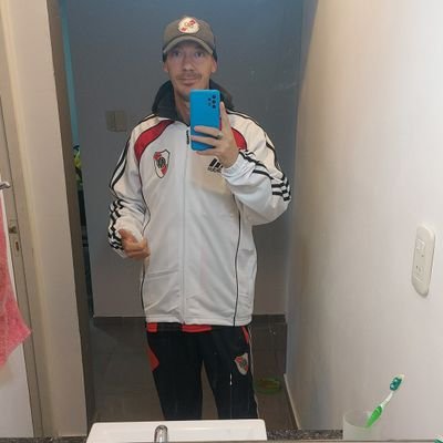 Campeón de América 9/12/18🏆⚽️ 🎶Yo nací gallina, es mi enfermedad, no puedo ni quiero, no voy a cambiar! 🎶 ⚪️🔴⚪️