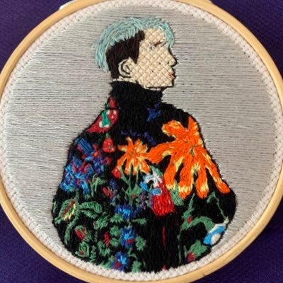 Sara 🌟 38 🌟 she/her 🌟 Custom Kpop embroideries 📸 Lots of process photos 🌞 See 📌 for completed works 🪡 Commissions closed. Add info to contact form