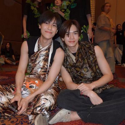 ซัพพลอต@phuwintang@ppnaravit
@markjrtn @jnnrrs มัมหมีปอนด์ภูวินทร์และจูเนี่ยร์มาร์ค