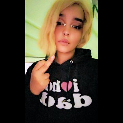 You dumb bitch I love that u're inspired to be like me though jealous because I look better&mixed something u'll never be 😂😂😂