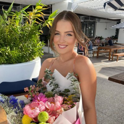 mona90U's profile picture. Independent soul ✨ | Learning, growing, living my way