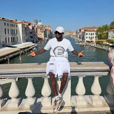 an arsenal fan, entertainment, exploring the world 🌎, travel gist , football ⚽️ lover ❤️💯