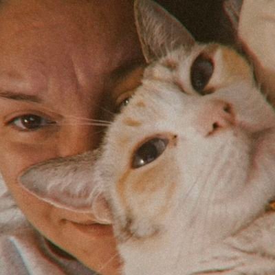 35. Artista y profe. Hija de Cori y Salomao. Future wifey. Team invierno😶🌫️ Feminista. Humana de Charapa María Josefa Eliana de los Santos. Amazónica✨️🌴
