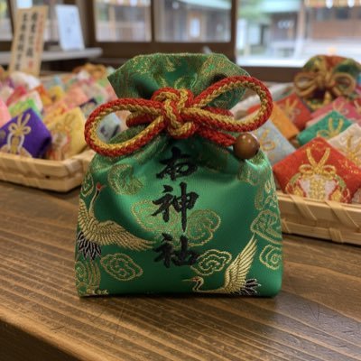 一度、死んだ投資家。X上の方々に助けられて復活。moomoo証券に乗り換え、余裕資金で投資再開。画像は息子が作ったお守り。そのおかげかなんと資産復活が見えてきている笑