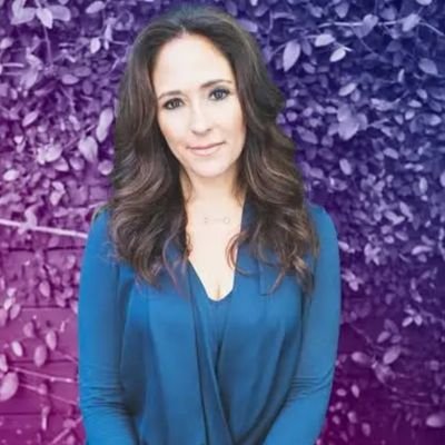 🎤Award-winning journalist | Aide to KID ROCK | Mom of 3 🐾 Dog lover ☕ Coffee addict 🛍️ Bargain queen | DM’ing fans randomly!