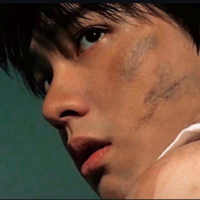 vvv052079674446's profile picture. 大一新生