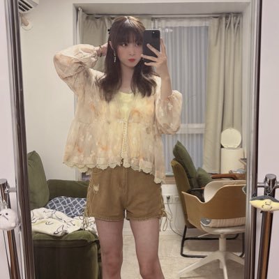 多年潜水男娘一只|推特新人|取向👩|素质私信基本都会回复,欢迎姐妹互FO互撩🤭一起交流伪声👄|化妆💄|穿搭👗一起变美美美👀