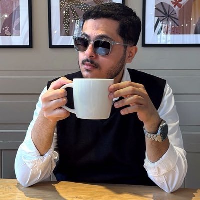 Dr_Muteb1's profile picture. @KFSHRC Husband, Father and Neurology Resident طبيب مُقيم في طب المخ والأعصاب 🧠🔨.