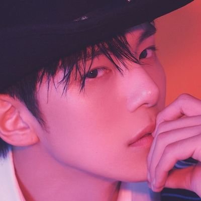 Call me Blue. K-pop fan and love MX, Wonho, ATEEZ, 2PM, EXO, SHINee, SuperJunior, Astro, ACE and more. Let's talk before following. 🔞minors DNF. I DNF.