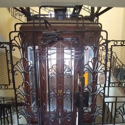 justahuman2303's profile picture. 🤡🤡🤡